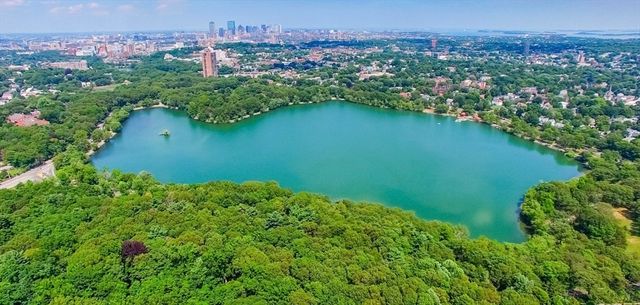 332 Jamaicaway 3, Boston, MA 02130