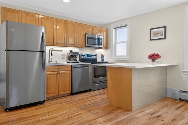 332 Jamaicaway 3, Boston, MA 02130