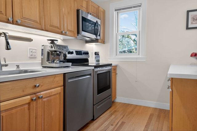332 Jamaicaway 3, Boston, MA 02130