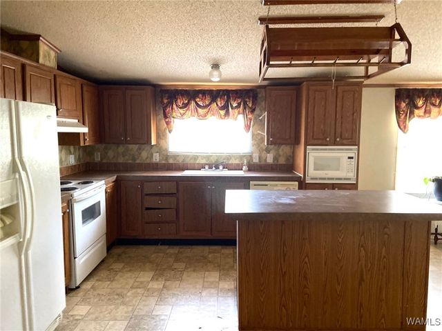 2258 Co Rd 106, Fayette, AL 35555