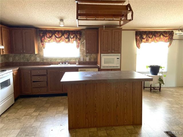 2258 Co Rd 106, Fayette, AL 35555