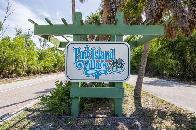 4406 Lake Heather CIR, St. James City, FL 33956
