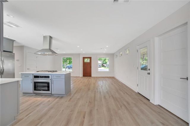 1502 Villanova DR, Austin, TX 78757