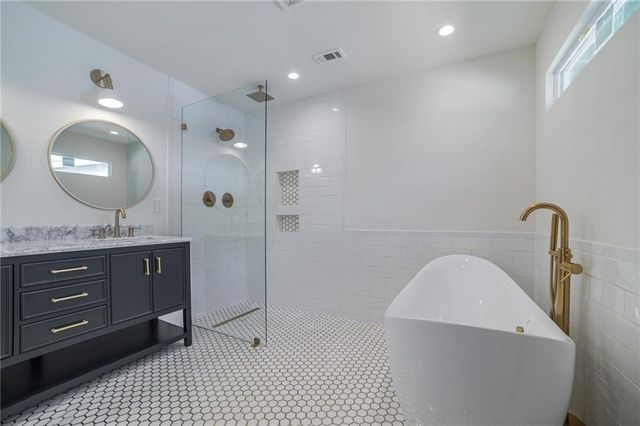 1502 Villanova DR, Austin, TX 78757