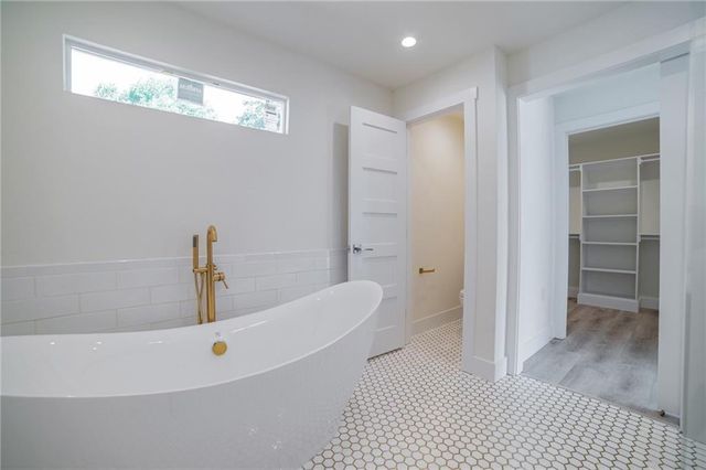 1502 Villanova DR, Austin, TX 78757