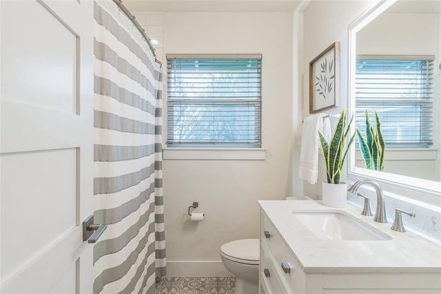 1502 Villanova DR, Austin, TX 78757