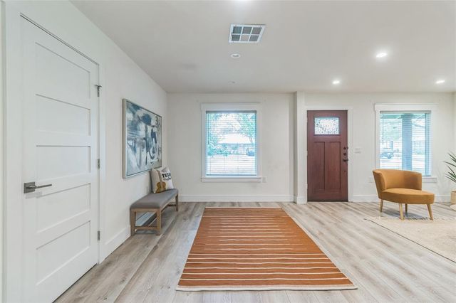 1502 Villanova DR, Austin, TX 78757