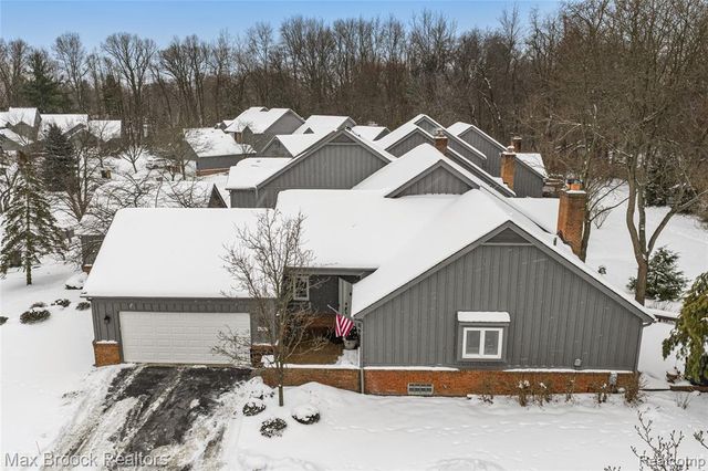 28602 Venice Court, Farmington Hills, MI 48334