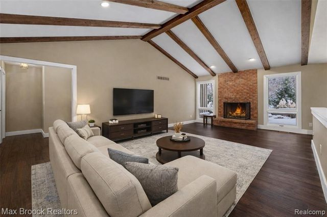 28602 Venice Court, Farmington Hills, MI 48334