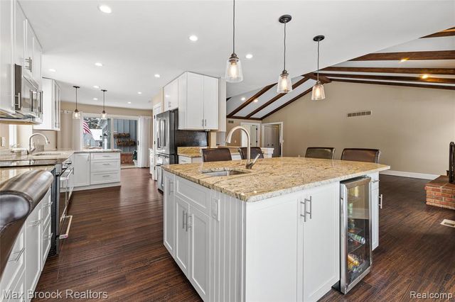 28602 Venice Court, Farmington Hills, MI 48334