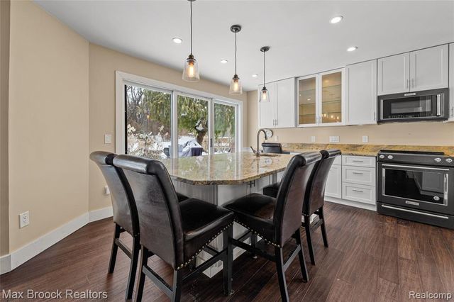 28602 Venice Court, Farmington Hills, MI 48334