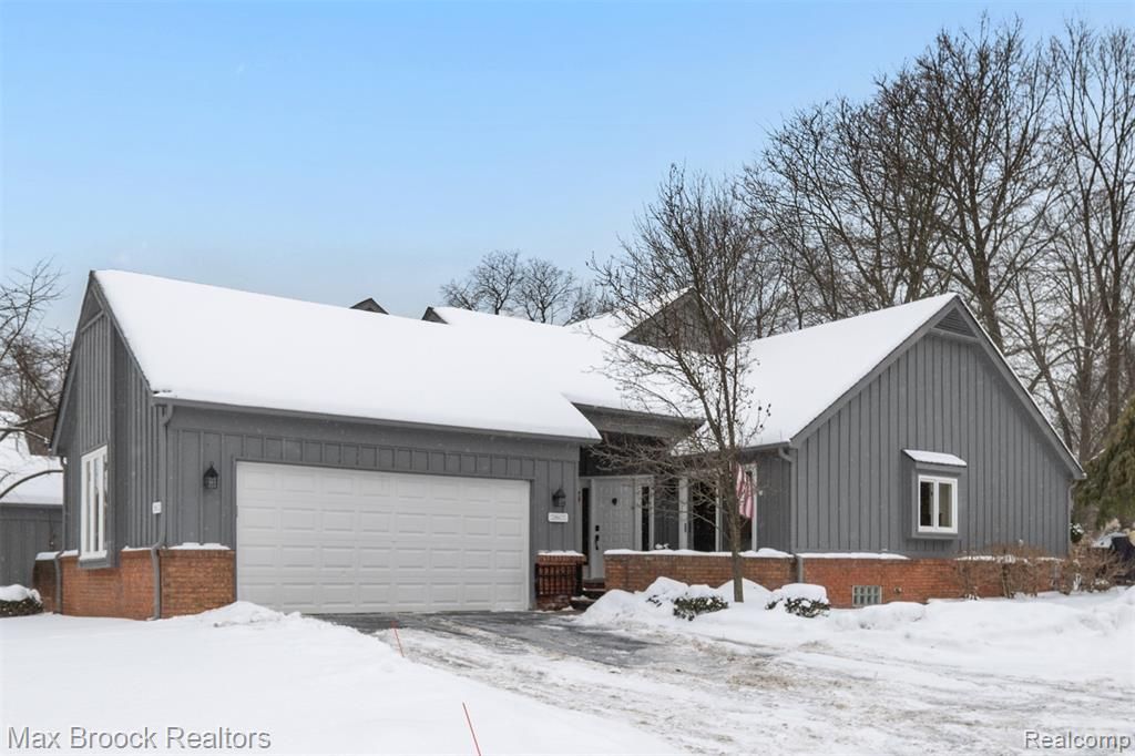 28602 Venice Court, Farmington Hills, MI 48334