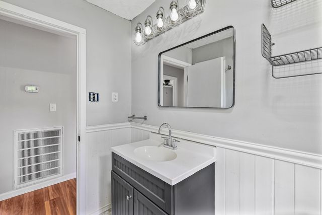 106 Winston Ct, Clarksville, TN 37042