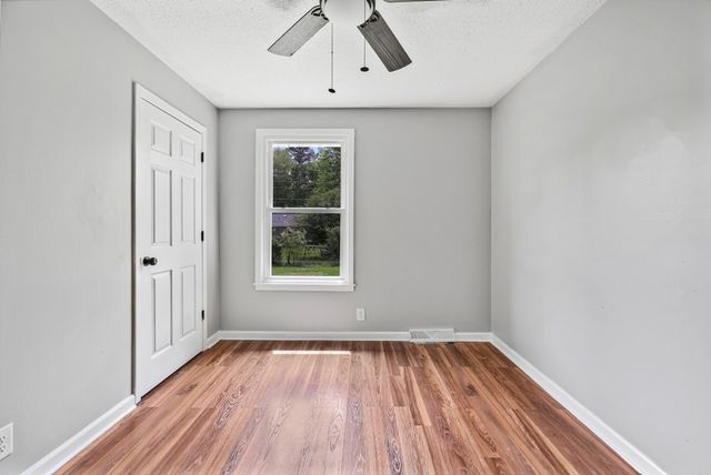 106 Winston Ct, Clarksville, TN 37042