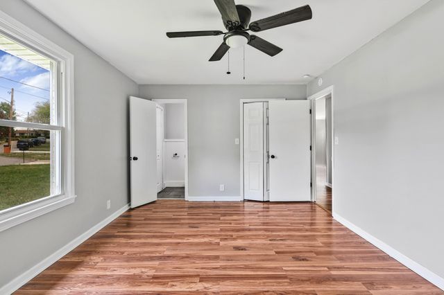 106 Winston Ct, Clarksville, TN 37042