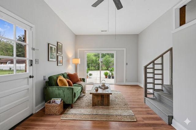 106 Winston Ct, Clarksville, TN 37042