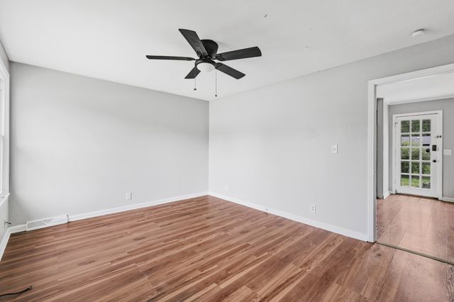 106 Winston Ct, Clarksville, TN 37042