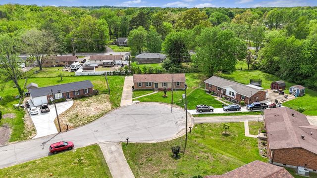 106 Winston Ct, Clarksville, TN 37042