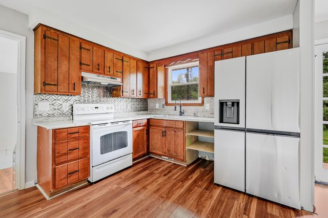 106 Winston Ct, Clarksville, TN 37042