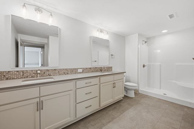 5108 N Highland St, Bel Aire, KS 67220