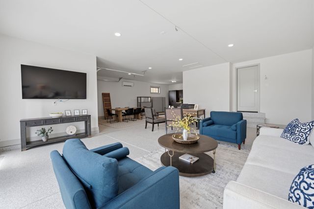 5108 N Highland St, Bel Aire, KS 67220