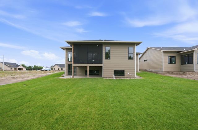 5108 N Highland St, Bel Aire, KS 67220