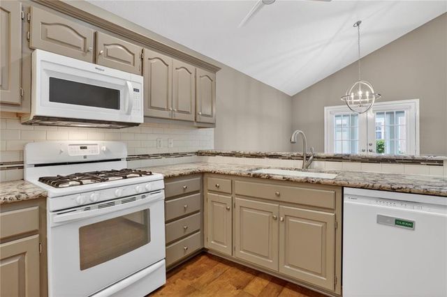 14232 W 151st Terrace 502, Olathe, KS 66062