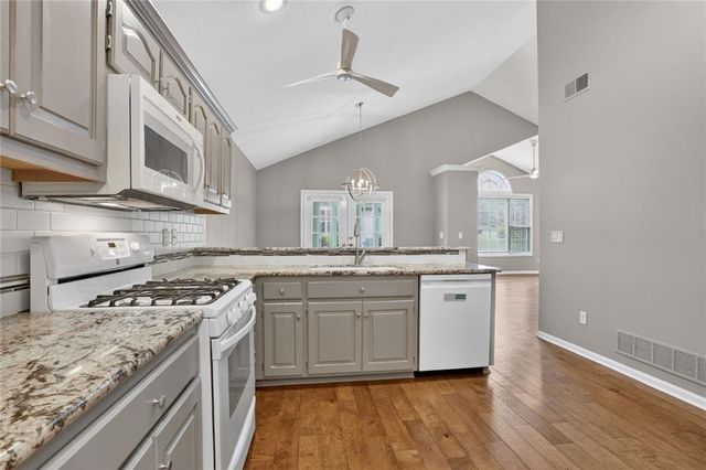 14232 W 151st Terrace 502, Olathe, KS 66062