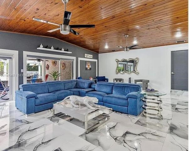 12121 SW 107th St, Miami, FL 33186