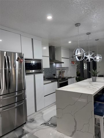 12121 SW 107th St, Miami, FL 33186