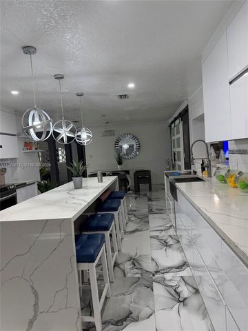 12121 SW 107th St, Miami, FL 33186