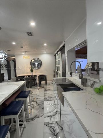 12121 SW 107th St, Miami, FL 33186