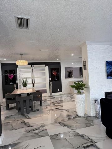 12121 SW 107th St, Miami, FL 33186