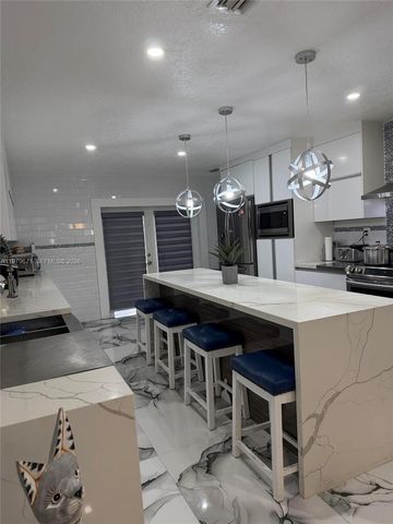 12121 SW 107th St, Miami, FL 33186