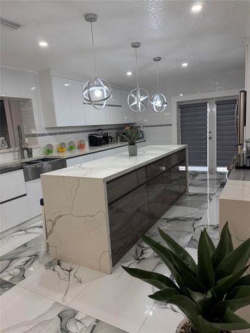 12121 SW 107th St, Miami, FL 33186