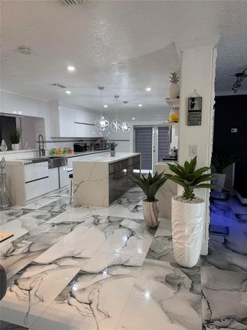 12121 SW 107th St, Miami, FL 33186