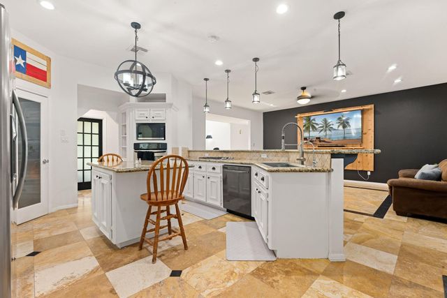 141 County Road 2209 S, Cleveland, TX 77327
