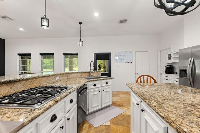 141 County Road 2209 S, Cleveland, TX 77327