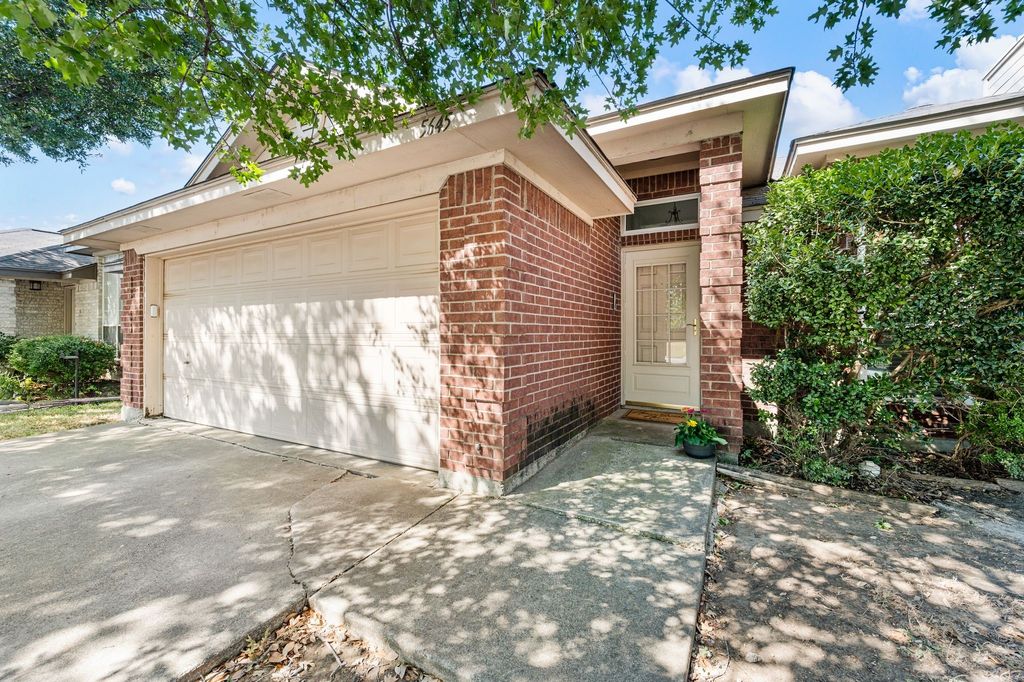 5645 Cancun Drive, North Richland Hills, TX 76180 — photo 4