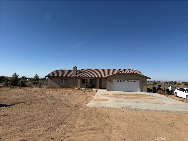5824 White Fox Trl, Phelan, CA 92371