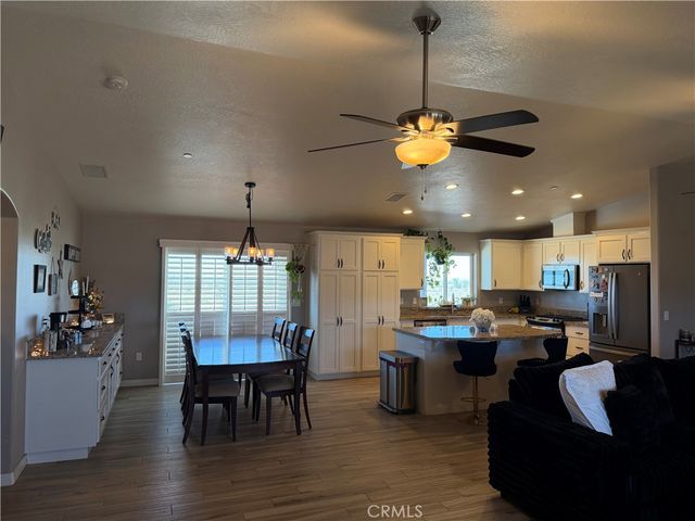 5824 White Fox Trl, Phelan, CA 92371