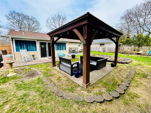 136 B Hampton Avenue, Mastic, NY 11950