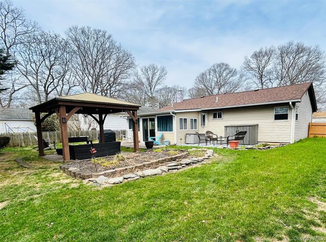 136 B Hampton Avenue, Mastic, NY 11950