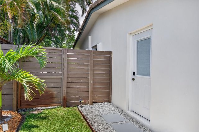 4800 NE 15th Terrace, Oakland Park, FL 33334