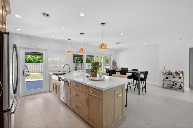 4800 NE 15th Terrace, Oakland Park, FL 33334