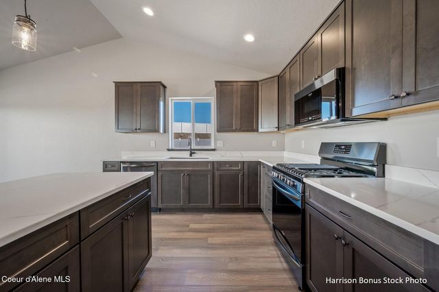 11451 N STEPP LN, Rathdrum, ID 83858