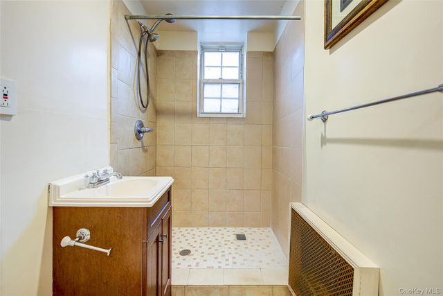 25 Burns Street 1A, Forest Hills, NY 11375