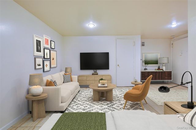 25 Burns Street 1A, Forest Hills, NY 11375