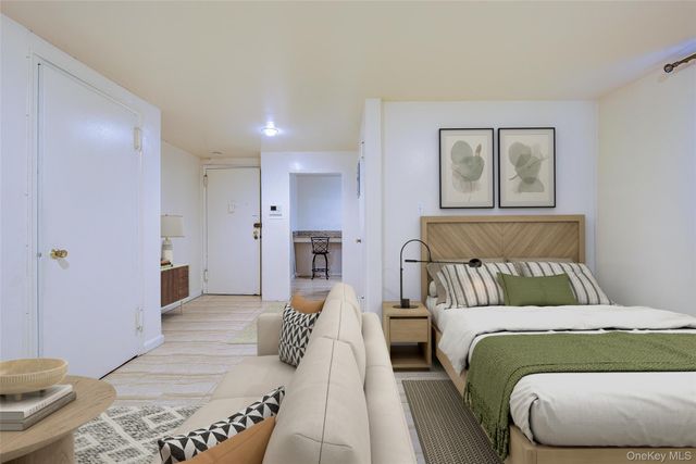 25 Burns Street 1A, Forest Hills, NY 11375