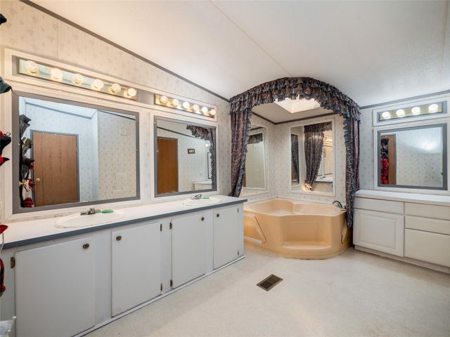 2525 Hugo RD, San Marcos, TX 78666